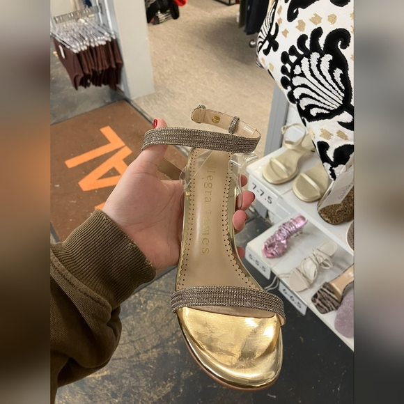 NIB sz 11 $285 Allegra James heels - Picture 1 of 2